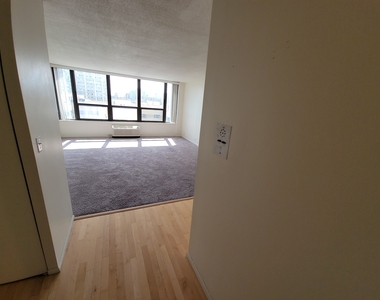 5100 North Marine Drive - Photo Thumbnail 25