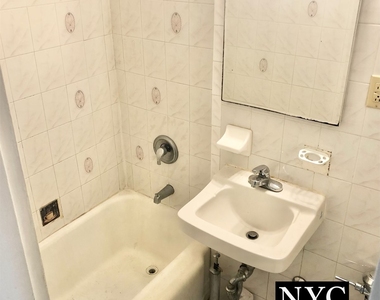 424 West 57th Street - Photo Thumbnail 4