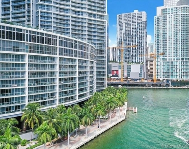 495 Brickell Ave - Photo Thumbnail 2