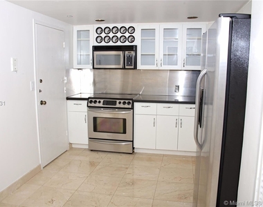 5825 Collins Ave - Photo Thumbnail 0