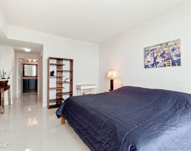 2101 Brickell Ave 3202 - Photo Thumbnail 6