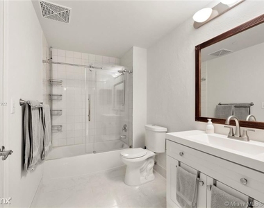 2101 Brickell Ave 3202 - Photo Thumbnail 5