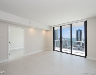 1010 Brickell Ave - Photo Thumbnail 1