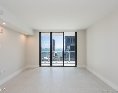 1010 Brickell Ave - Photo Thumbnail 2