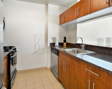 2 Bedroom - 2 Bath Convertible 3 - Prime Midtown Location - Photo Thumbnail 2