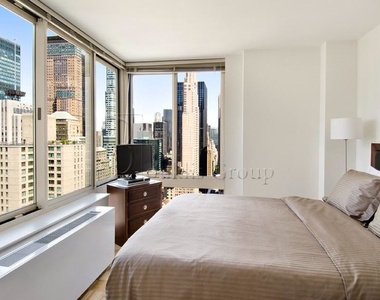 2 Bedroom - 2 Bath Convertible 3 - Prime Midtown Location - Photo Thumbnail 1