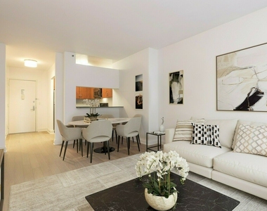 222 East 34th Street - Photo Thumbnail 1