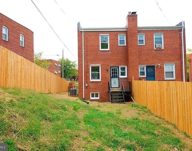 4506 Eads Place Ne - Photo Thumbnail 22