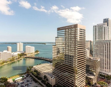 500 Brickell Ave - Photo Thumbnail 0