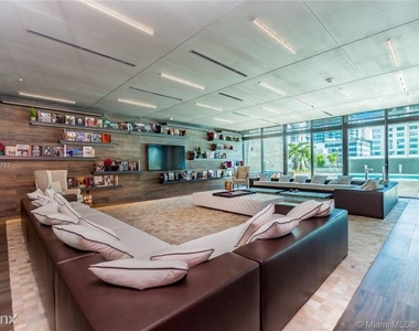 1425 Brickell Ave - Photo Thumbnail 21