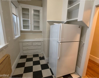 1109 Boylston St - Photo Thumbnail 3