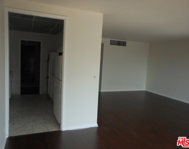 10701 Wilshire Blvd - Photo Thumbnail 8