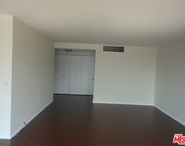 10701 Wilshire Blvd - Photo Thumbnail 2