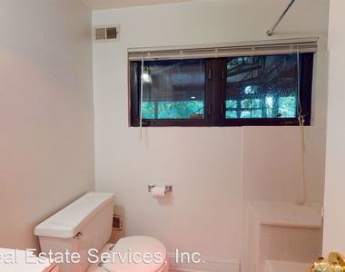 2641 Woodley Place Nw Unit B - Photo Thumbnail 11