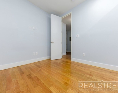 1137 Saint Marks Avenue - Photo Thumbnail 9