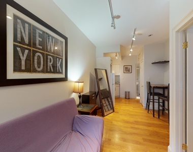 1007 Lexington Avenue - Photo Thumbnail 0