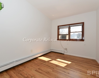 21-09 Steinway Street  - Photo Thumbnail 8