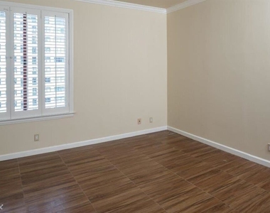 10550 Wilshire Blvd Apt 1103 - Photo Thumbnail 3