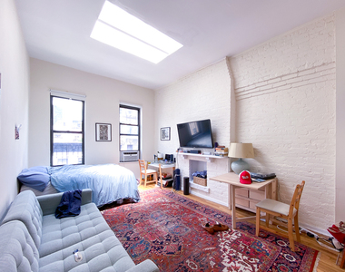 238 West 20th Street - Photo Thumbnail 0