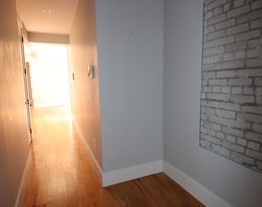 245 Sullivan Place - Photo Thumbnail 10