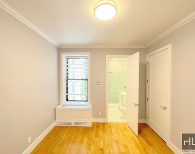 252 West 76th Street - Photo Thumbnail 6