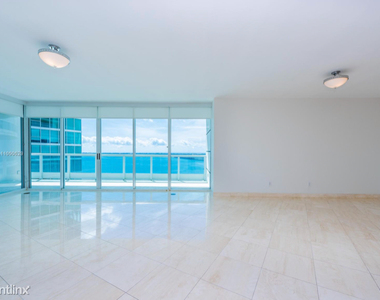 2127 Brickell Ave - Photo Thumbnail 1