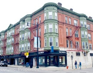 3241 N Broadway Street - Photo Thumbnail 3