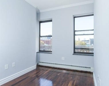 124 Ridge Street - Photo Thumbnail 3