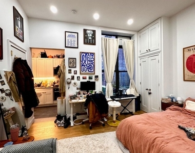 221 West 79th Street - Photo Thumbnail 4