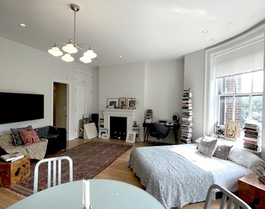 74 Riverside Drive - Photo Thumbnail 4