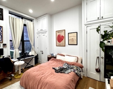 221 West 79th Street - Photo Thumbnail 2