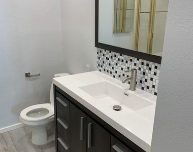 10535 Wilshire Blvd Apt 1709 - Photo Thumbnail 14