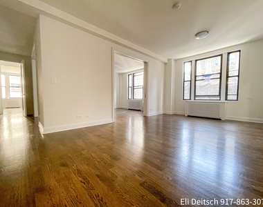 200 West 58th Street - Photo Thumbnail 0