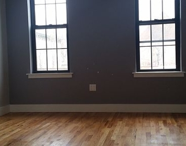 122 Grove St APT #2 - Photo Thumbnail 7