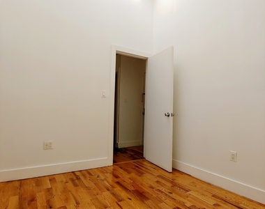 139 Wilson Avenue - Photo Thumbnail 2