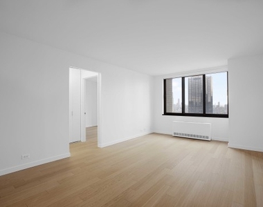 124 West 60th Street - Photo Thumbnail 3