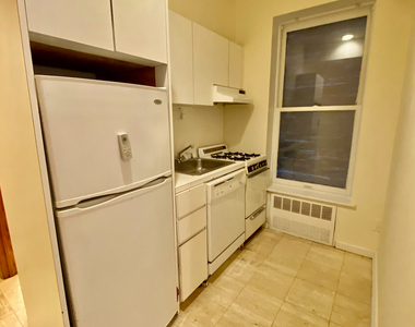 37 West 65th Street - Photo Thumbnail 1