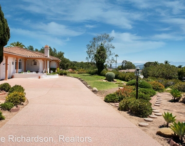 1110 Camino Del Rio - Photo Thumbnail 1