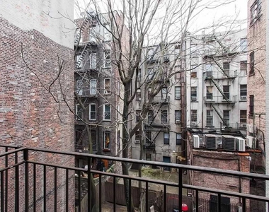 Lower East Side with a BALCONY! - Photo Thumbnail 4