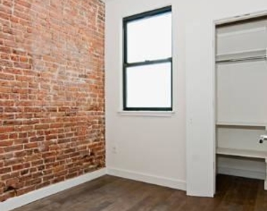 22 Spring St - Photo Thumbnail 1