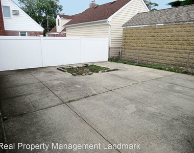 54 Gates Avenue - Photo Thumbnail 12