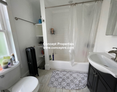 NO BROKER FEE - 4beds/2baths in the heart of Davis Sq.  - Photo Thumbnail 10