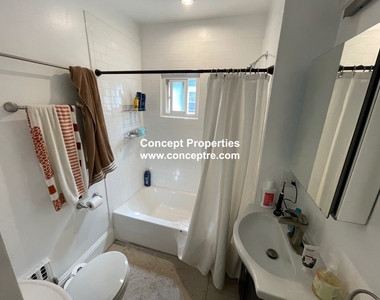 NO BROKER FEE - 4beds/2baths in the heart of Davis Sq.  - Photo Thumbnail 7