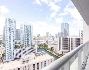 485 Brickell Ave - Photo Thumbnail 9