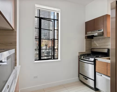 252 East 61st Street, New York, NY 10065 - Photo Thumbnail 2