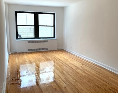 162 East 55th Street - Photo Thumbnail 1