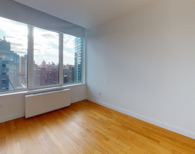 805 Columbus Avenue - Photo Thumbnail 6