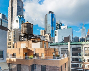 East 30th Street and Madison Avenue - Photo Thumbnail 11
