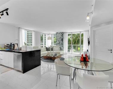 500 Brickell Ave Apt 301 - Photo Thumbnail 1