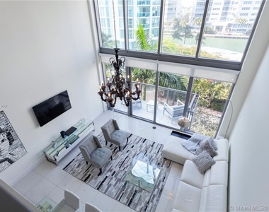 6000 Collins Ave - Photo Thumbnail 18